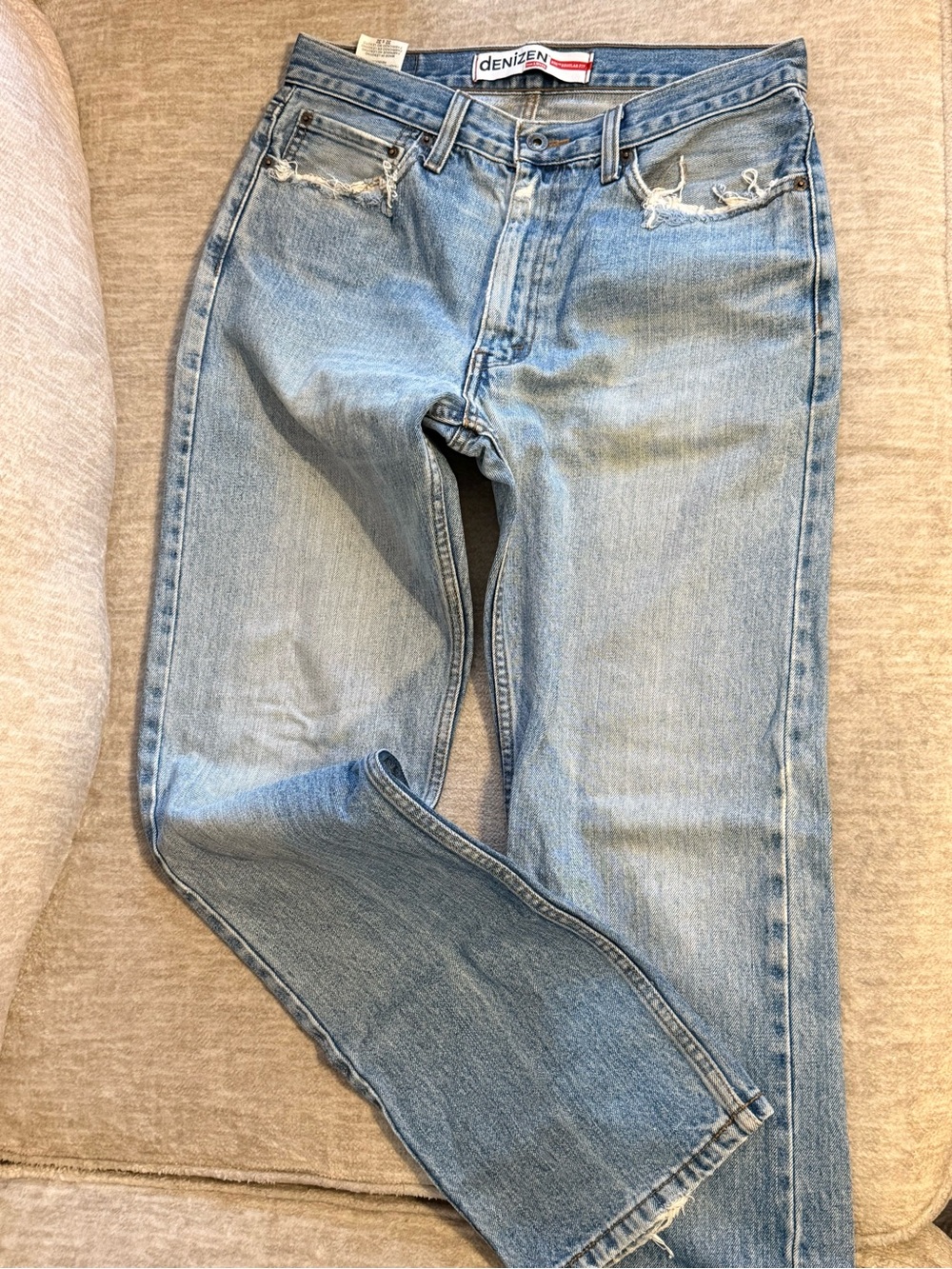 Denizen from Levi's light blue straight-leg men's jeans